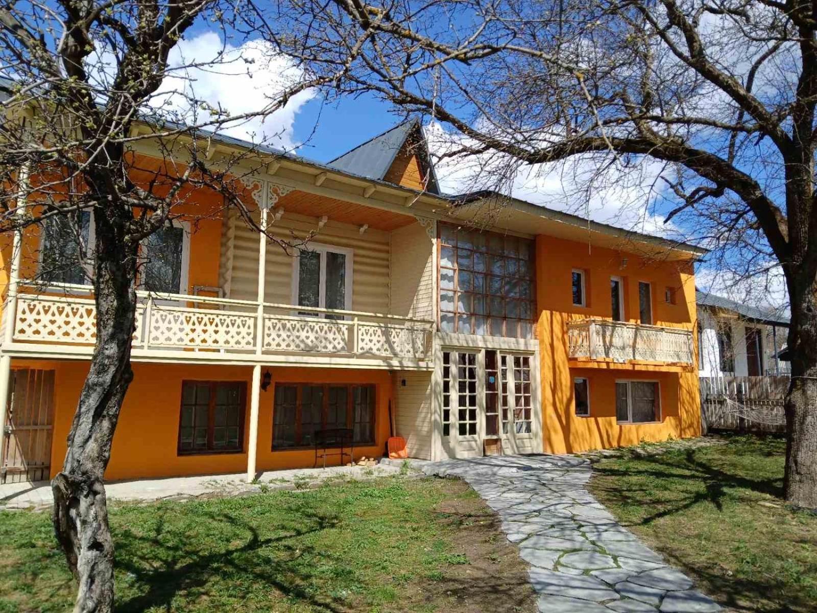 Art Villa 巴库里阿尼 外观 照片